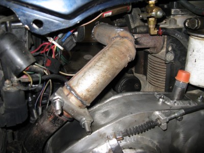 My horrible exhaust header made from an old chunk of VW pipe.