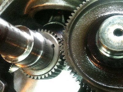 Aligning valve timing, three dots on gear